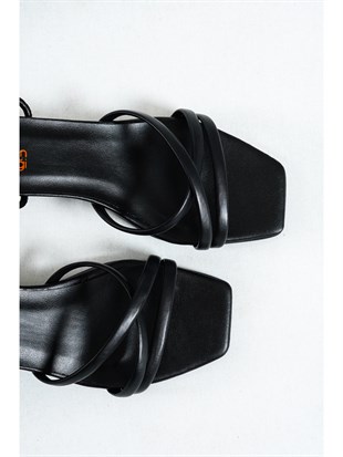 Siyah Deri (Avius) Çapraz Bant Detay Bilek Bağlamalı Kadın Topuklu Sandalet