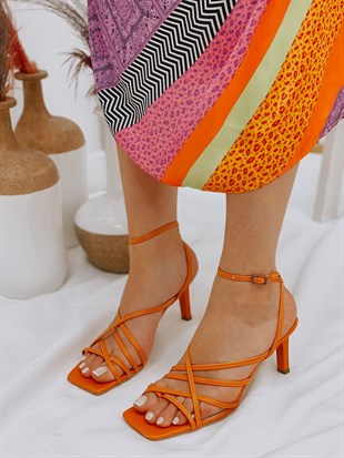 Turuncu Deri (Chaz) Parmak Arası Detay Kadın Topuklu Sandalet